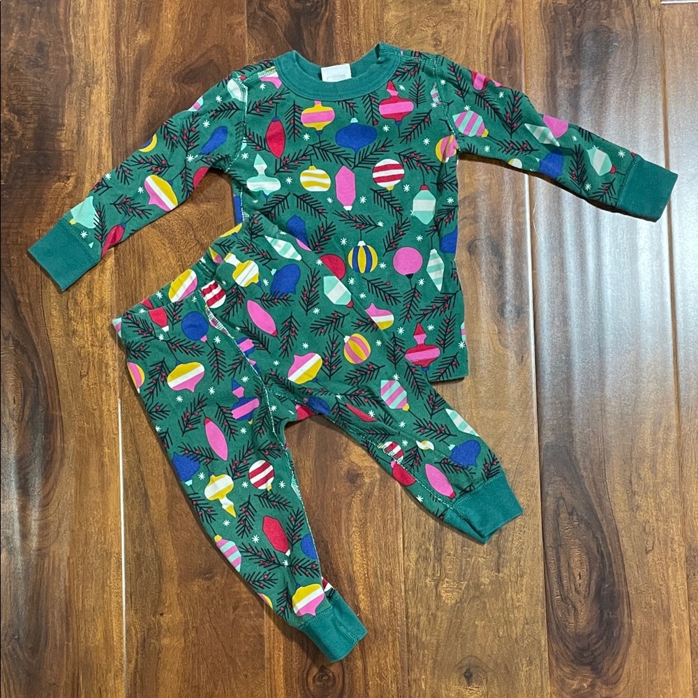 Hanna Andersson Green Ornament Pajama Set